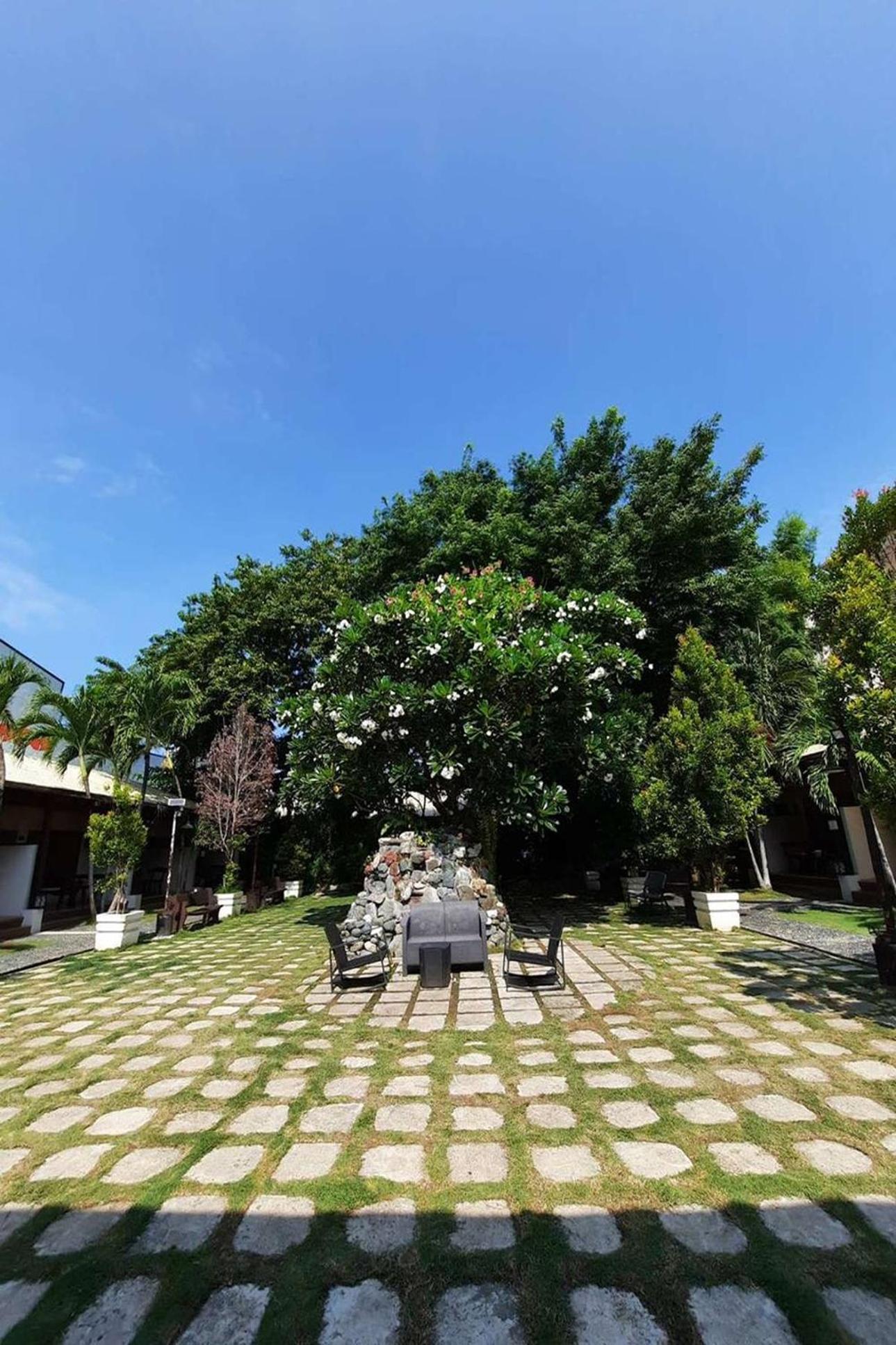 Maritoni Bali Suites And Villas Bauang Exterior foto